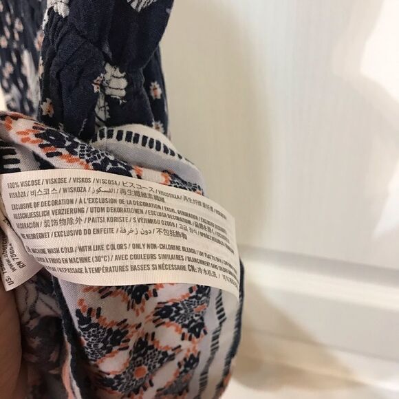 💚 B1 Abercombie &Fitch blue flowered romper - Picture 3 of 5